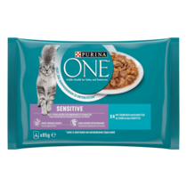 PURINA ONE® SENSITIVE zarte Stückchen in Sauce mit Thunfisch und Karotten